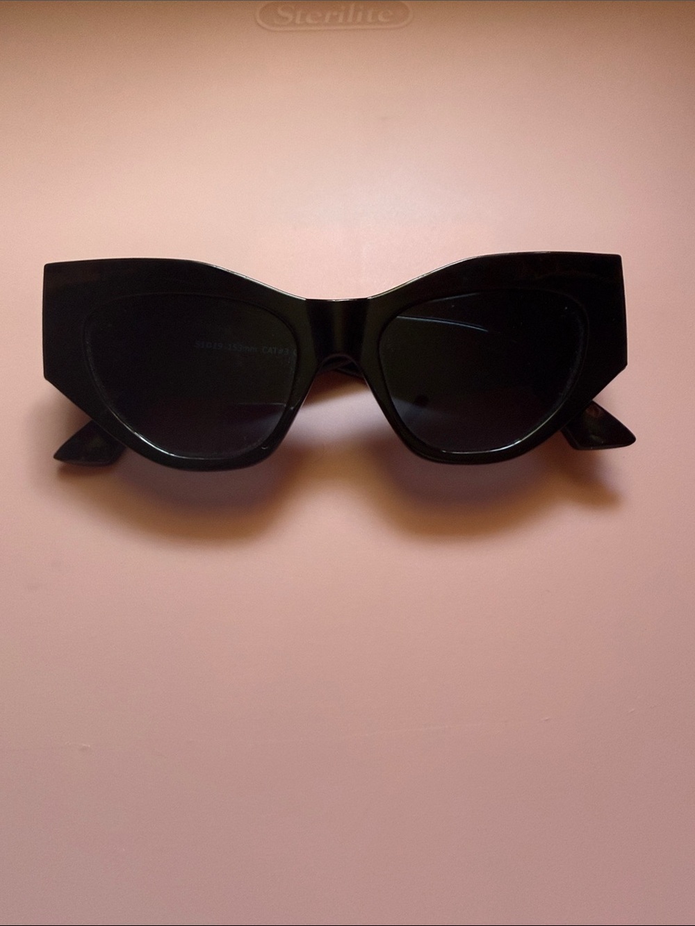 ✨ Modern Cat-Eye Sunglasses